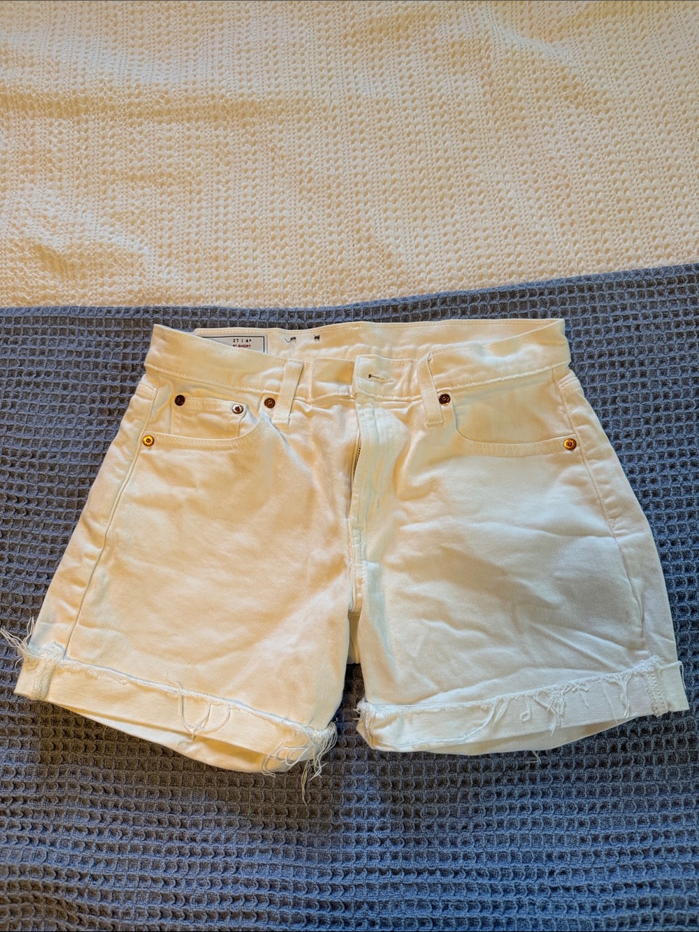 Gap 5” inch Mid-Rise Shorts